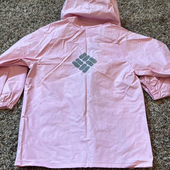 Kids Columbia rain jacket. Size small. Minor markings shown in picture, no holes - Picture 2 of 4